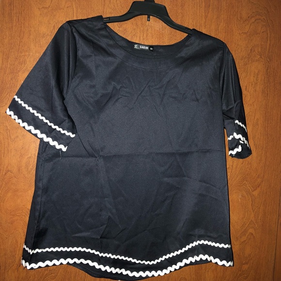 SHEIN  Waved Print Trim Short Sleeve Blouse - Picture 4 of 4